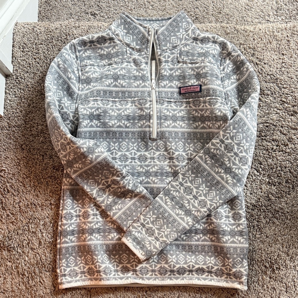 Vineyard Vines Gray and White Patterned Sweatshirt